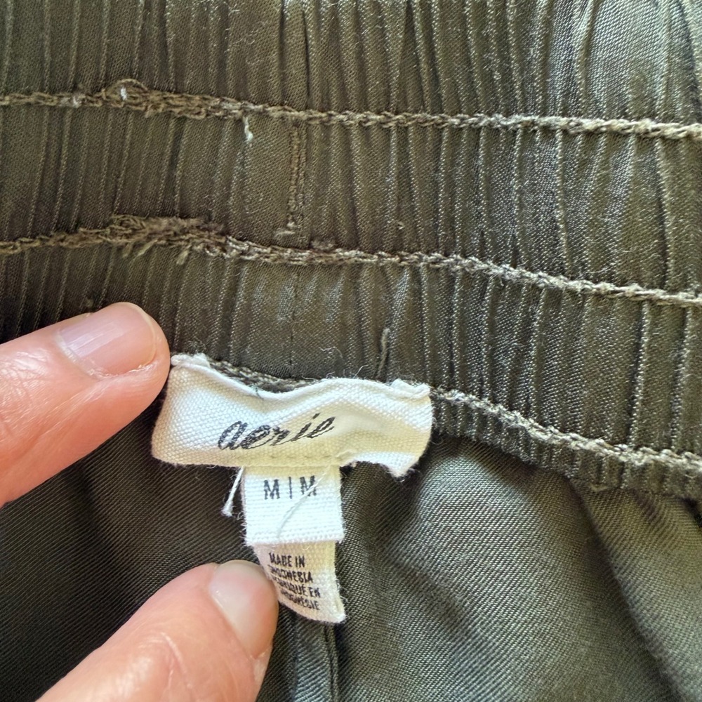 Aerie Olive Green 100% Viscose Wide Leg Cargo Pants Size Medium Drawstring - Picture 6 of 9
